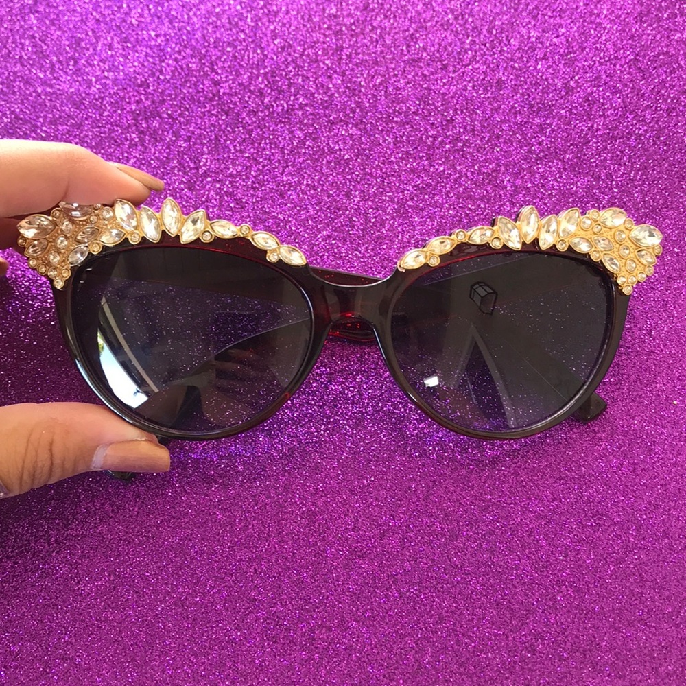 CUTE bedazzled sunglasses